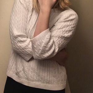 White Tommy Hilfiger crewneck sweater